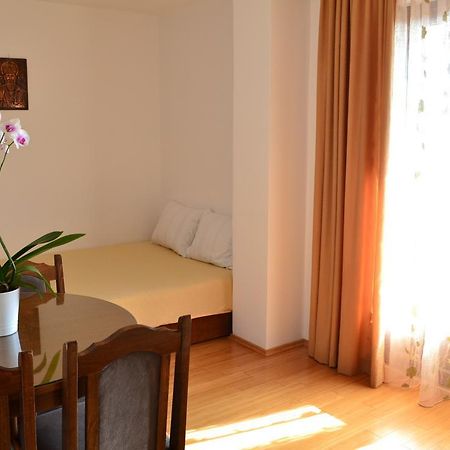 Apartment Matea Petrovac Exteriör bild